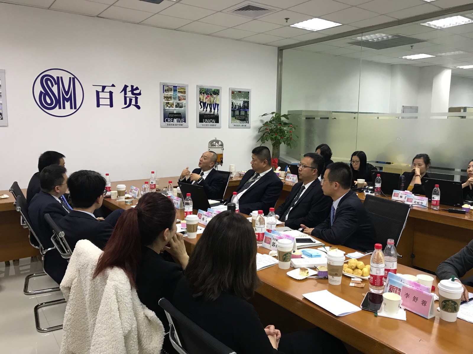 沙龙1.JPG