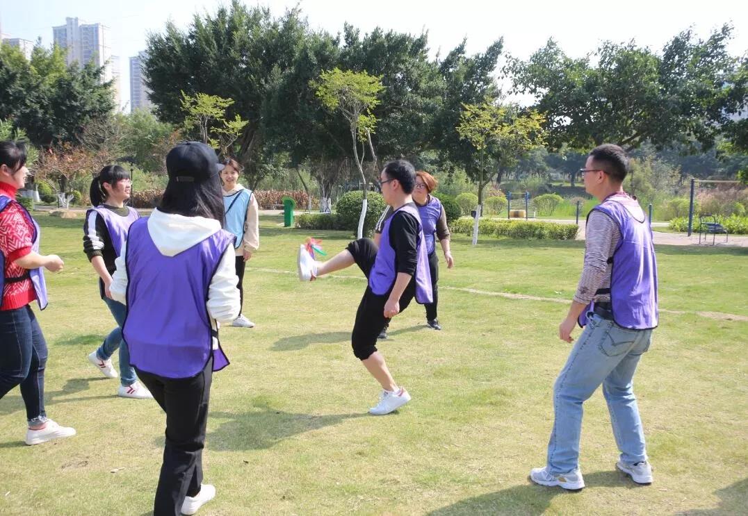 会飞的毽子1.jpg